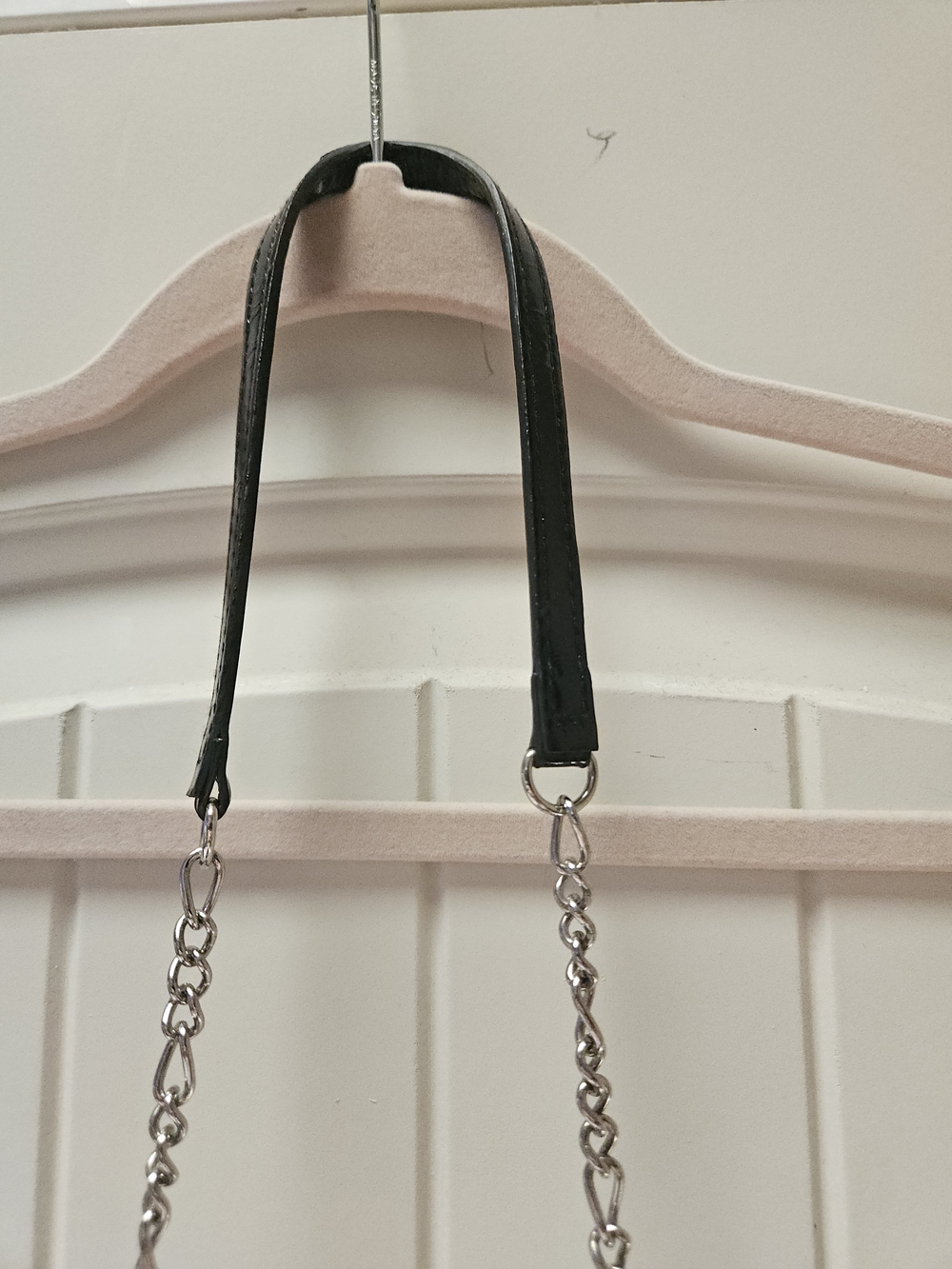 Red Leopard Print Crossbody Bag with Chain Strap - Picture 3 of 7